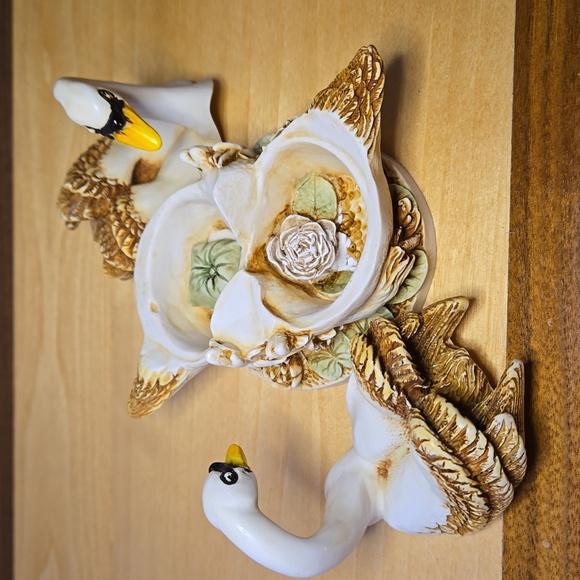 Harmony Kingdom "Pillow Talk" Double Swan Figurine - Picture 5 of 8